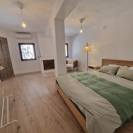 Habitacion Amplia Y Tranquila Con Bano Privado En Piso Compartido Malaga Exterior photo